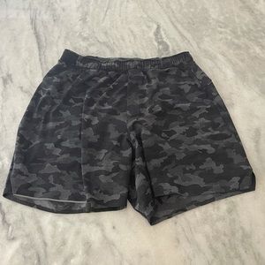Men’s Lululemon 6” Surge short, lined
